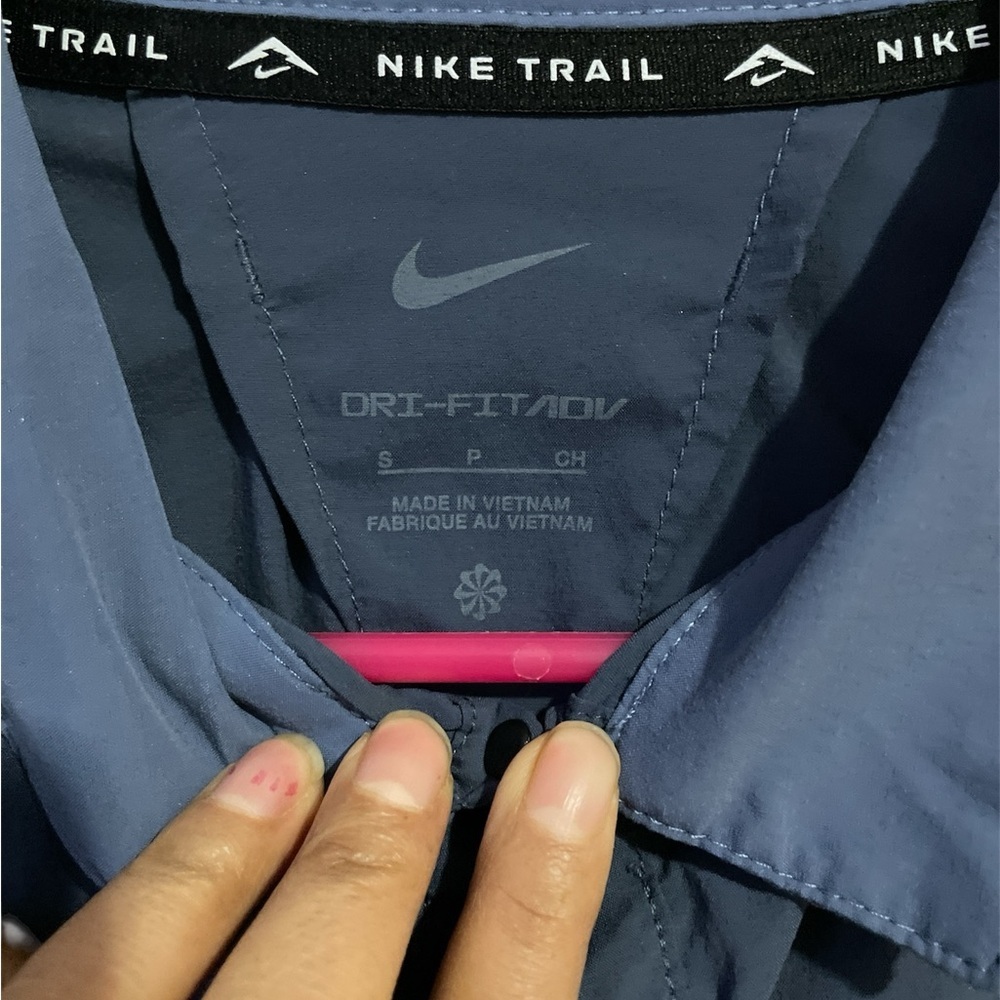 Nike Men's Lightweight Two-Tone Shirt Jacket - Black and Gray - Picture 3 of 3